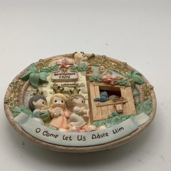 Vintage Precious Moments Nativity Wall Hanging 3D Bethlehem Inn - Picture 7 of 9